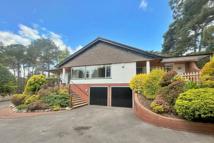 4 Bedroom Detached Bungalow To Rent In Branksome Park, BH13