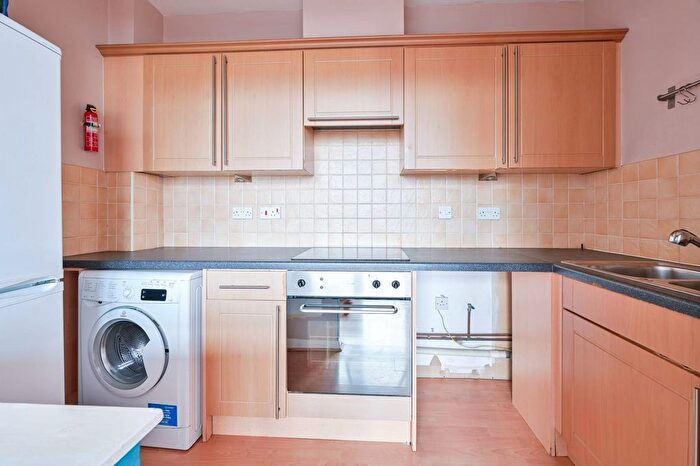 2 Bedroom Flat To Rent In Newington Causeway, Southwark, London, SE1