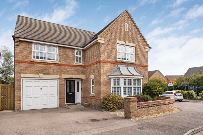 4 Bedroom Detached House For Sale In Oxlip Leyes, Bicester, OX26