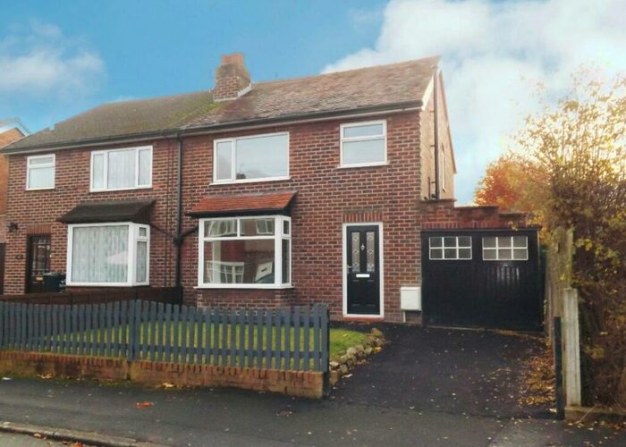 3 Bedroom House To Rent In Lyme Avenue; Macclesfield., SK11