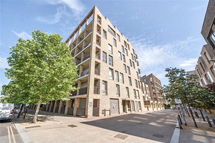 1 Bedroom Flat For Sale In Boaters Avenue, Brentford, TW8
