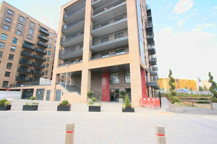 2 Bedroom Flat To Rent In Thomas Sawyer Way, Watford, WD18