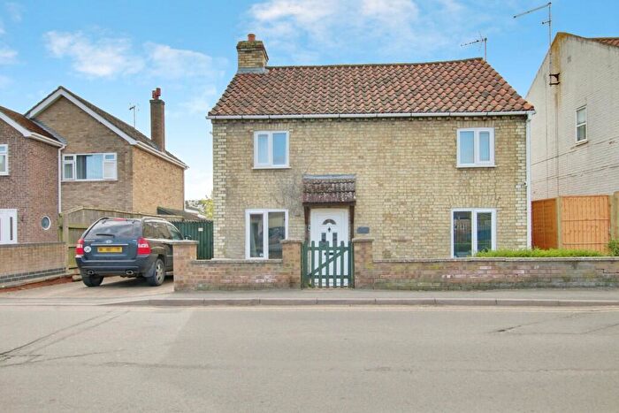5 Bedroom Detached House For Sale In Railway Lane, Chatteris, PE16