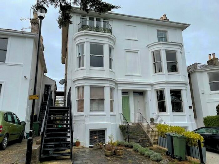 Flat To Rent In Vernon Square, Ryde, PO33