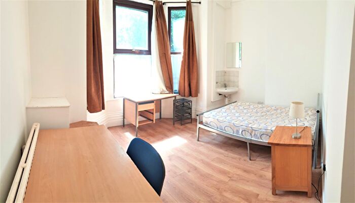 10 Bedroom Detached House To Rent In Parsonage Road, Withington, Manchester, M20