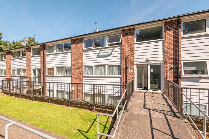 2 Bedroom Flat To Rent In Gledhow Court, Chapel Allerton, Leeds, LS7