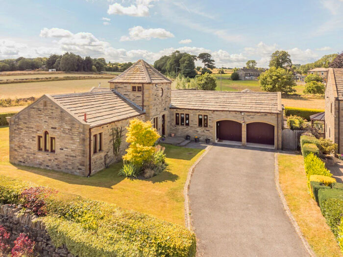 3 Bedroom Detached Bungalow For Sale In Fulstone Road, Stocksmoor, Huddersfield, HD4