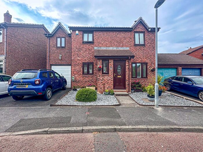 4 Bedroom Detached House For Sale In Dominies Close, Rowlands Gill, NE39