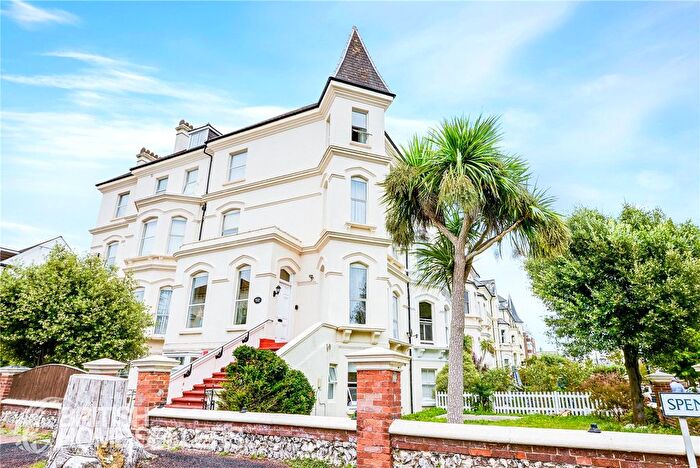 3 Bedroom Flat For Sale In Spencer Road, Eastbourne, East Sussex, BN21