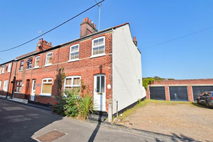 2 Bedroom End Of Terrace House To Rent In Victoria Road, Mundesley, NR11