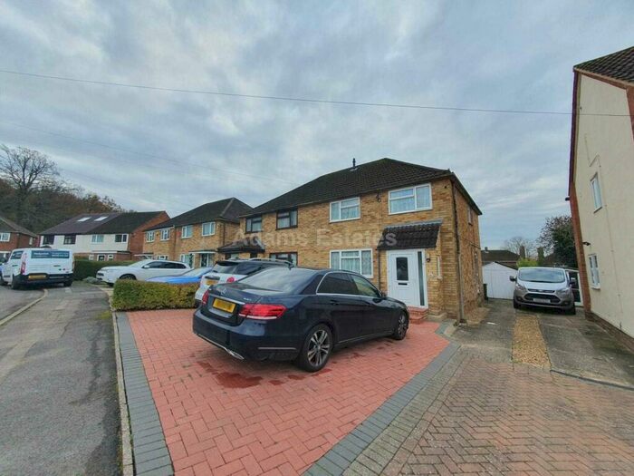 3 Bedroom Semi-Detached House To Rent In Shirley Avenue, Reading, RG2