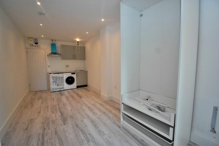 Studio To Rent In Bellingham Road, London, SE6