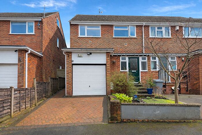 3 Bedroom Semi-Detached House For Sale In Foxbury Close, Hythe, Southampton, SO45
