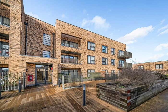 2 Bedroom Flat For Sale In Adit Road, Erith, DA8