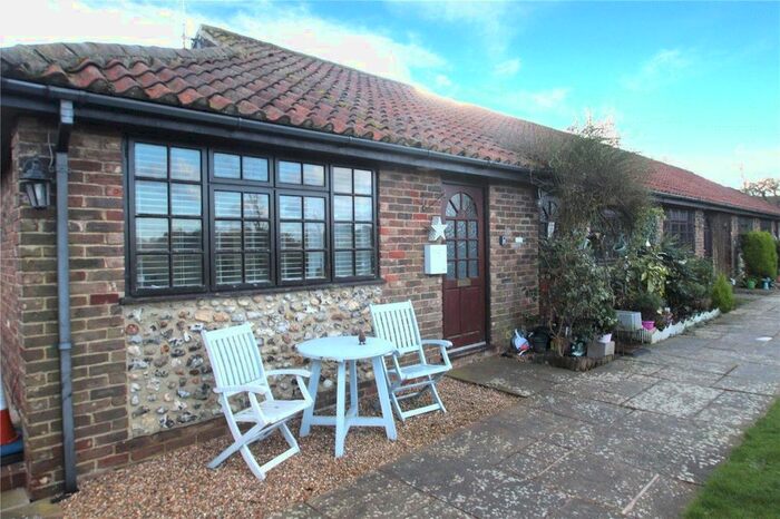1 Bedroom Bungalow To Rent In Woodcote Cottages, Woodcote Lane, Wick, Littlehampton, West Sussex BN17