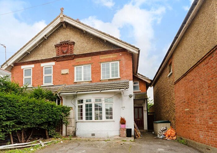 2 Bedroom Maisonette To Rent In Monument Road, Woking, GU21