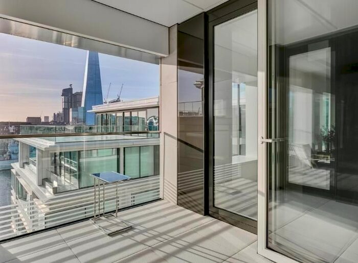 2 Bedroom Flat To Rent In Landmark Place, London, EC3R