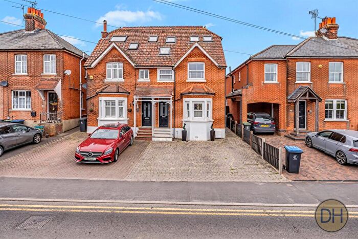 4 Bedroom Semi Detached House For Sale In High Road, North Weald, Essex, CM16
