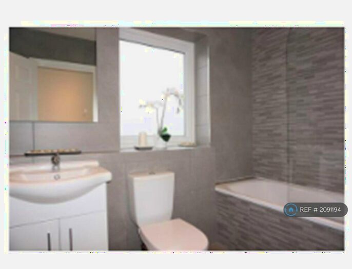 2 Bedroom Bungalow To Rent In Belroyal Lane, Bristol, BS4