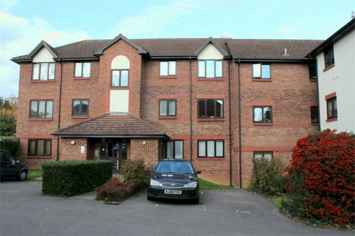 1 Bedroom Apartment To Rent In Littlebrook Avenue, Burnham, SL2