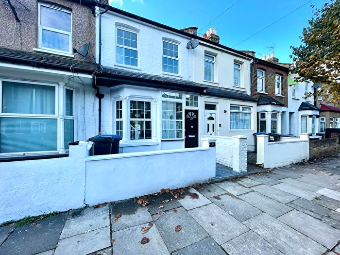 4 Bedroom Detached House To Rent In Nelson Road, Edmonton, London, N9