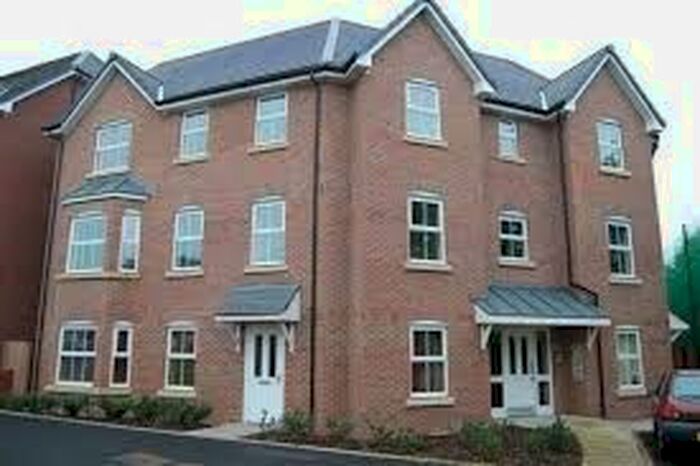 2 Bedroom Flat For Sale In Sunningdale Court, Little Lever, BL3