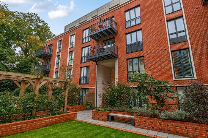 1 Bedroom Flat To Rent In Fellowes Rise Winchester, SO22