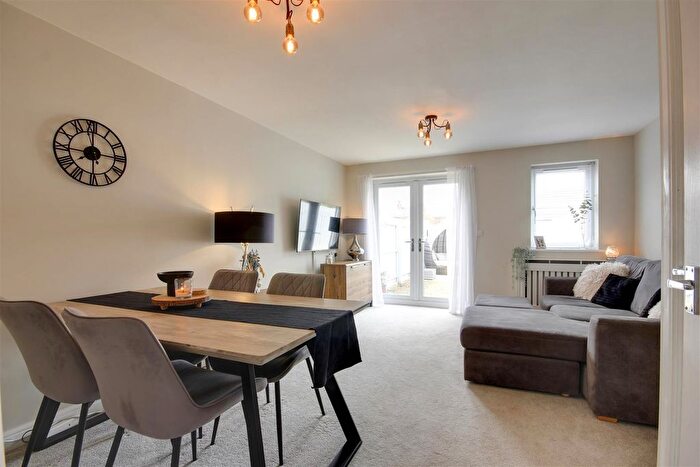 2 Bedroom Semi-Detached House For Sale In Trafalgar Close, Hessle, HU13