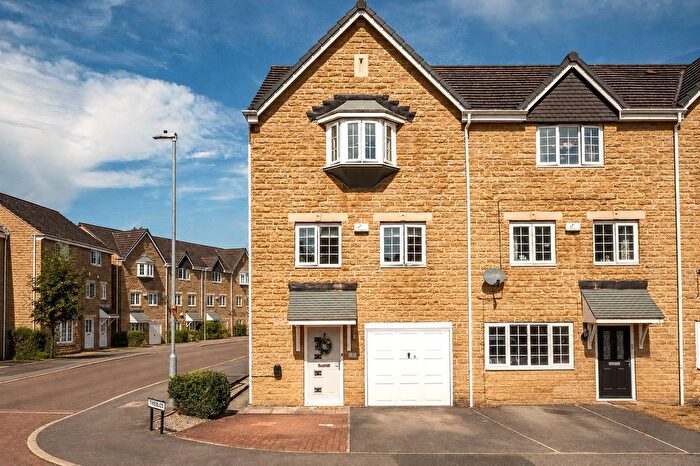4 Bedroom End Of Terrace House For Sale In Tithefields, Fenay Bridge, Huddersfield, West Yorkshire, HD8