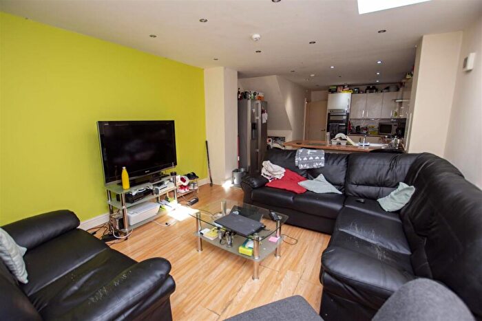 6 Bedroom House To Rent In Heeley Road, Birmingham, West Midlands, B29