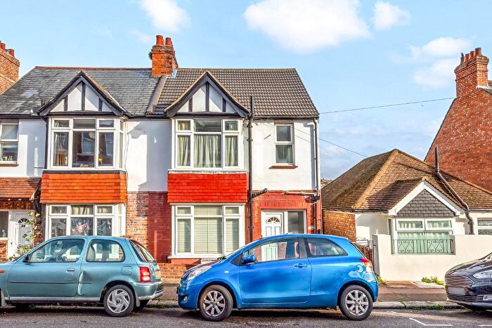 2 Bedroom Flat For Sale In Stanmer Park Road, Brighton, BN1