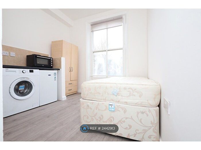 Studio To Rent In Springfield Road, London, E5