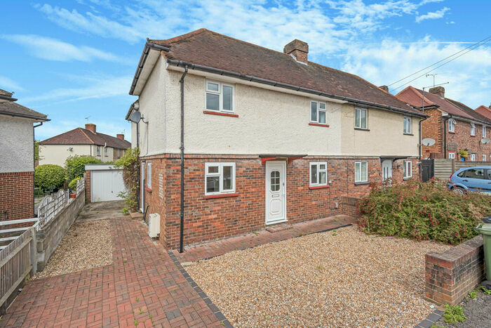 4 Bedroom Semi-Detached House To Rent In Northway, Guildford, GU2