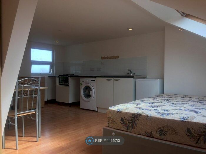 1 Bedroom Semi-Detached House To Rent In St. Pauls Road, London, N17