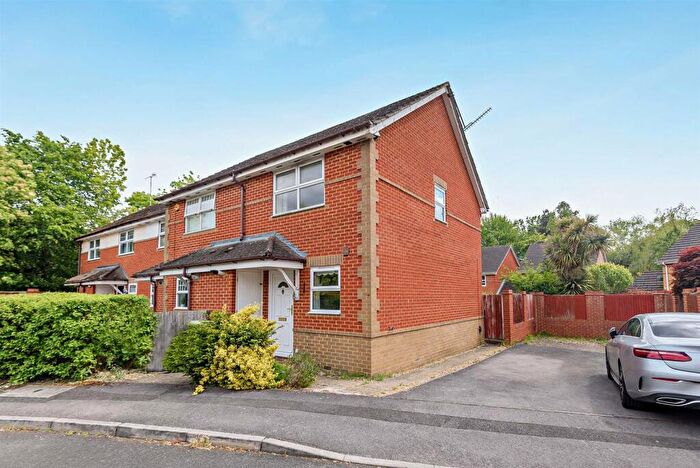 2 Bedroom End Of Terrace House For Sale In The Topiary, Farnborough, GU14
