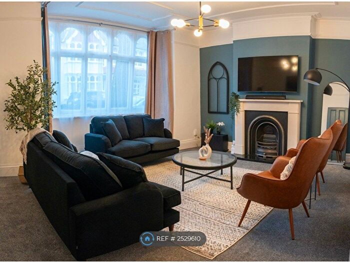 4 Bedroom End Of Terrace House To Rent In Merton Avenue, London, W4