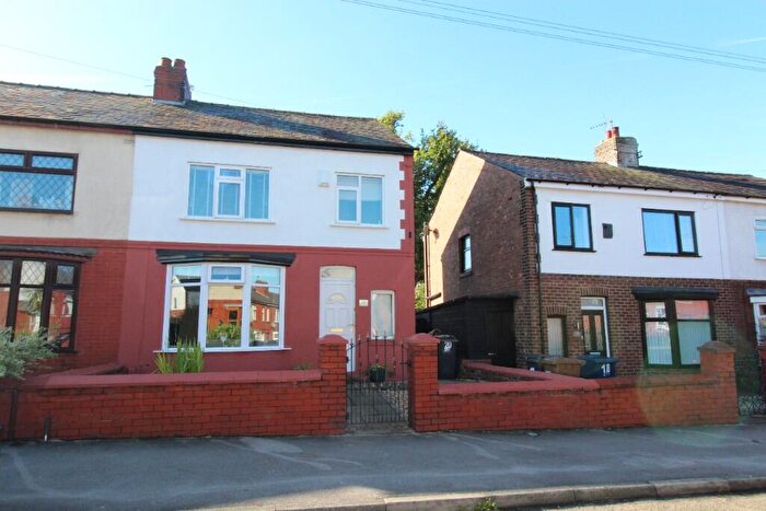 3 Bedroom Semi-Detached House For Sale In Bristol Avenue, Farington, Lancashire, PR25