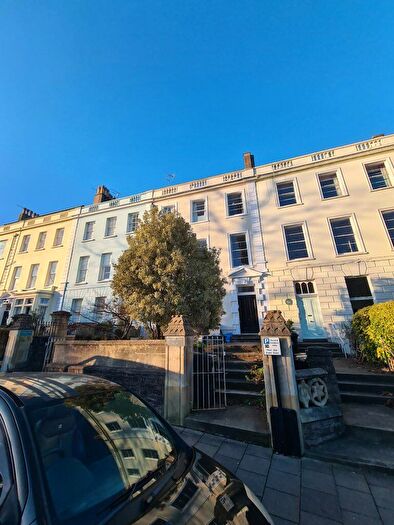 2 Bedroom Flat To Rent In Sutherland House Top Floor Flat Ref, BS8