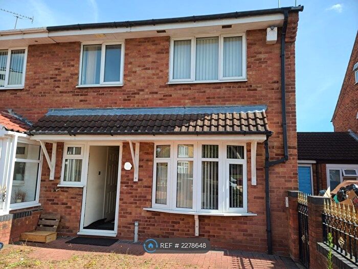 4 Bedroom Semi-Detached House To Rent In Vaughton Street, Birmingham, B12