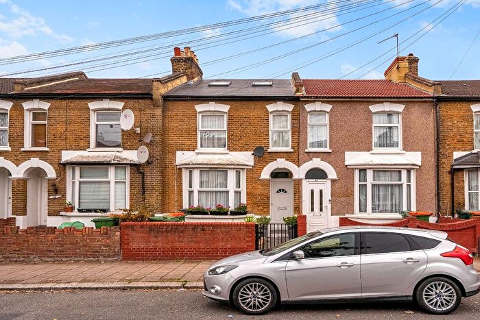 5 Bedroom Terraced House For Sale In West Road, Stratford, E15