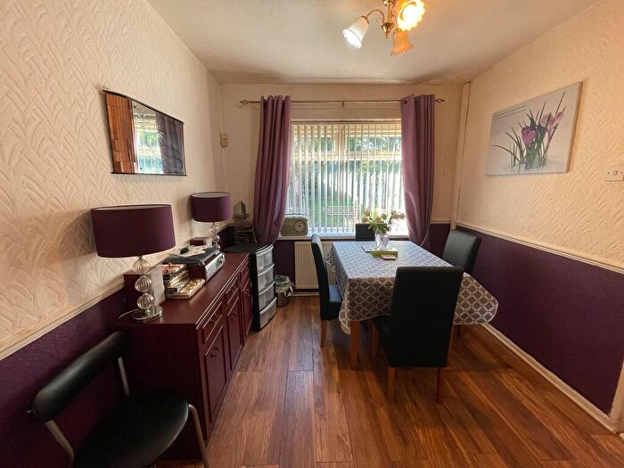 3 Bedroom End Of Terrace House For Sale In Lenham Walk, Manchester, M22