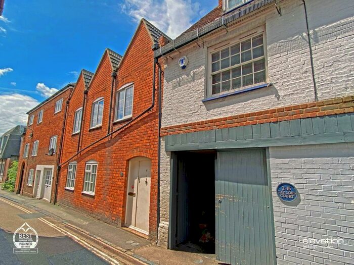 1 Bedroom Apartment To Rent In Silver Street, Newport Pagnell, Milton Keynes, MK16