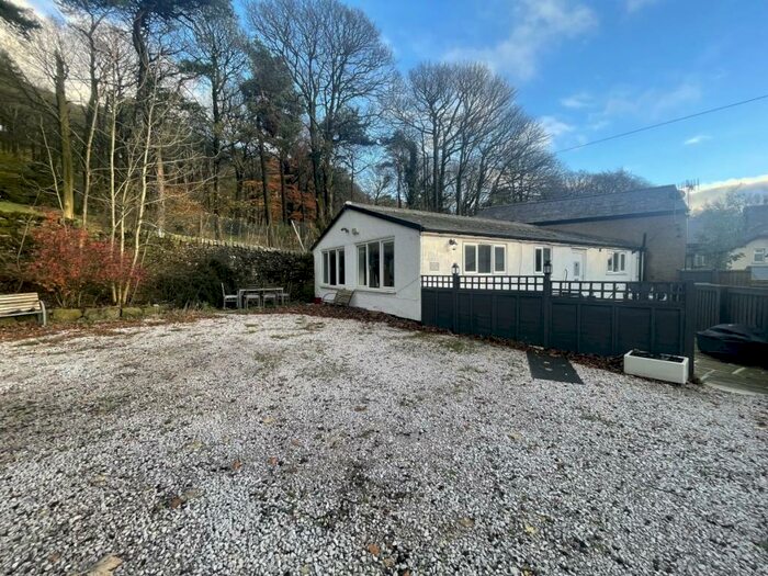 2 Bedroom Bungalow To Rent In Manchester Road, Buxton, SK17