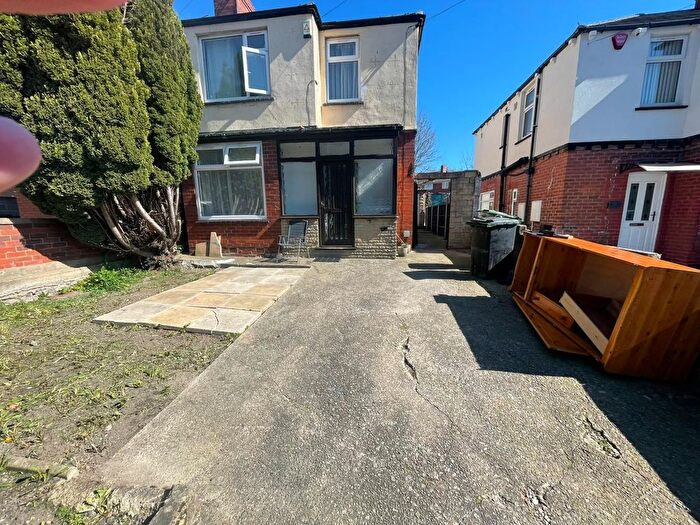 3 Bedroom Terraced House To Rent In Berkeley View, Leeds, LS8