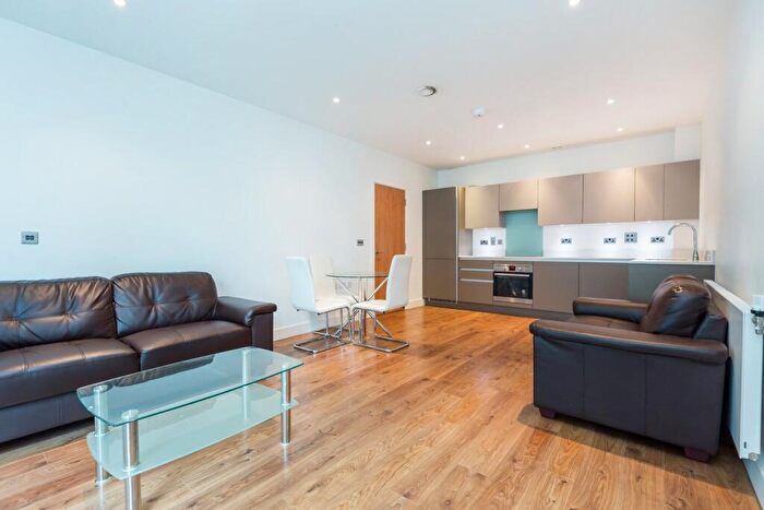 2 Bedroom Apartment To Rent In New Village Avenue, London, E14