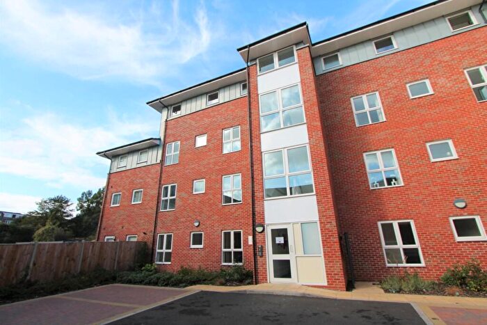 2 Bedroom Apartment For Sale In Andrews Close, Warwick, CV34