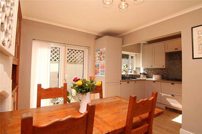 3 Bedroom End Of Terrace House For Sale In Dale View, Steeton, BD20