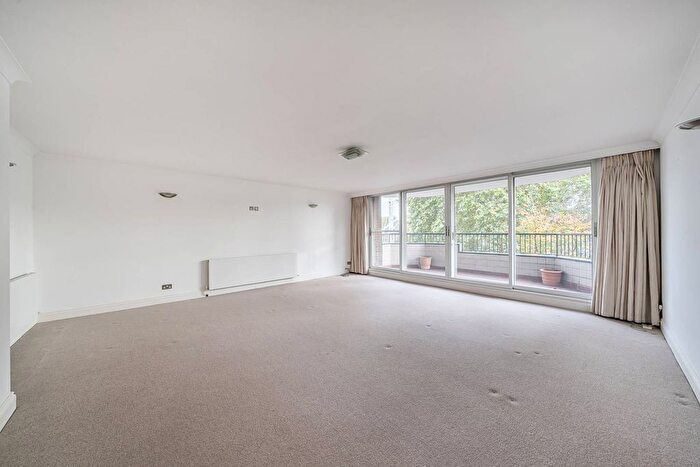 2 Bedroom Flat To Rent In Pier House, Chelsea, London, SW3