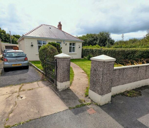 3 Bedroom Detached Bungalow For Sale In Carway, Kidwelly, Carmarthenshire., SA17