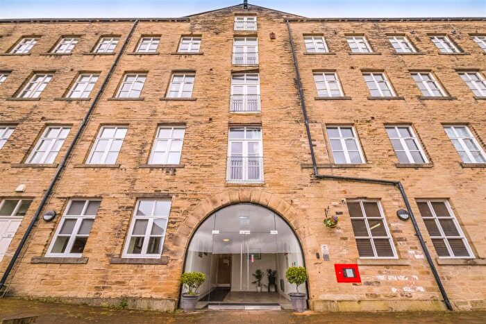 2 Bedroom Apartment For Sale In Dean House Lane, Luddenden, HX2